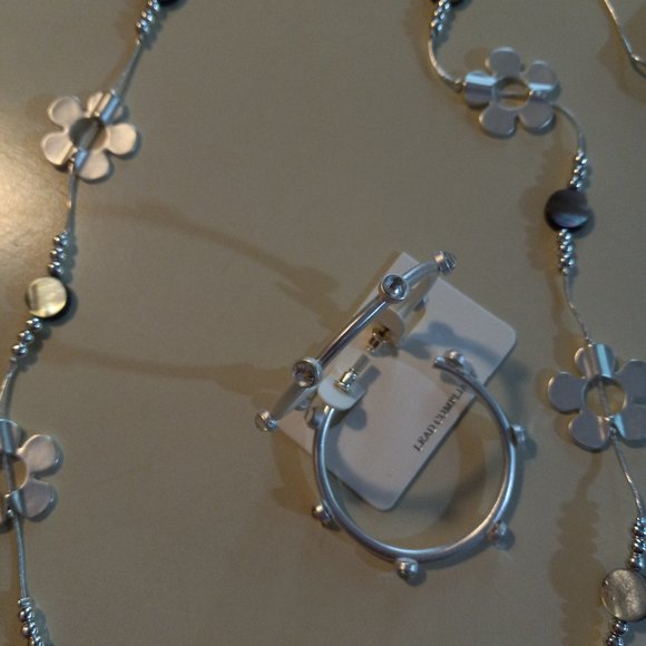 36" silver floral necklace and silver hoops with clear studs - Picture 3 of 5